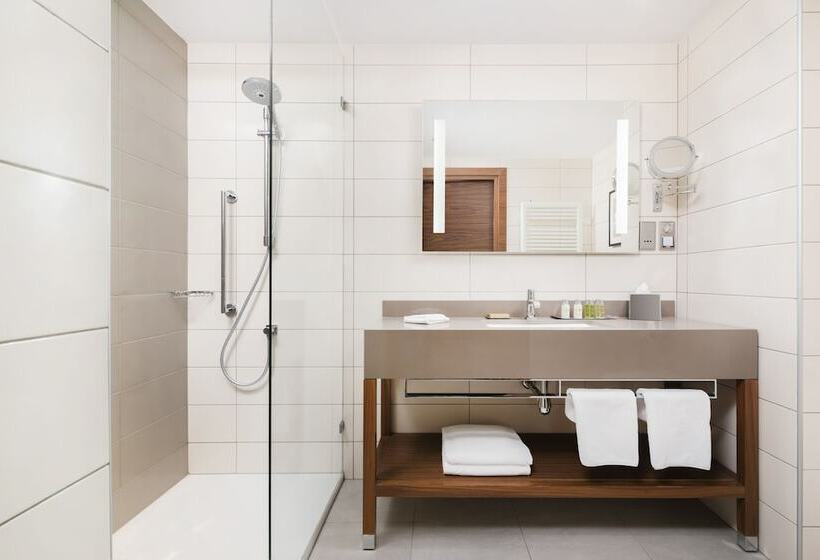 Номер Стандарт, Doubletree By Hilton Krakow Hotel & Convention Center