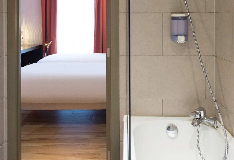 Номер Superior, Ibis Styles La Louviere