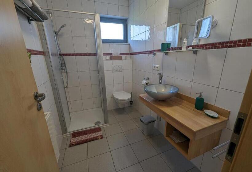 Номер Стандарт, Pension Victoria