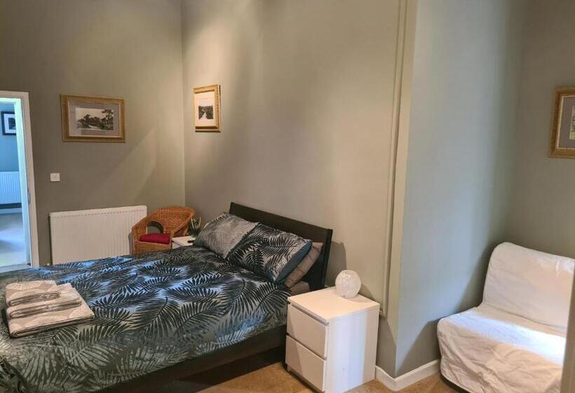 Стандартный Номер Кровать Кинг, Hen House