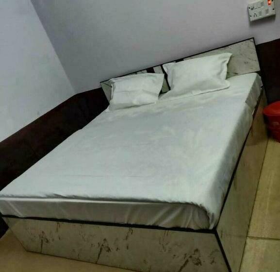 Трехместный Номер Классика, Spot On Hotel New Bright