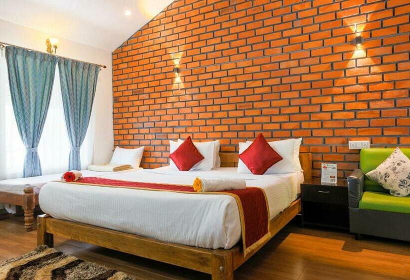 带阳台的豪华间, The Spectrum Resort, Chikmagalur