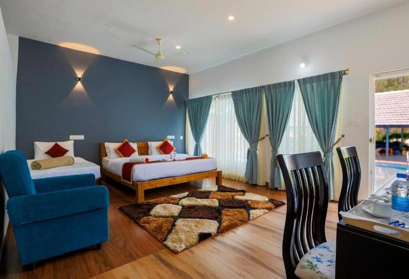 标准间带游泳池, The Spectrum Resort, Chikmagalur