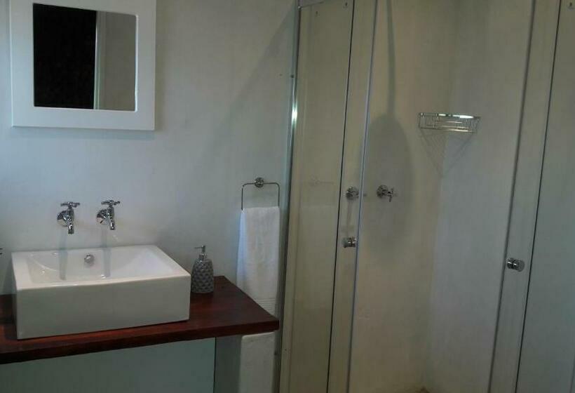 Номер Стандарт Вид на Сад, En Route Guest House