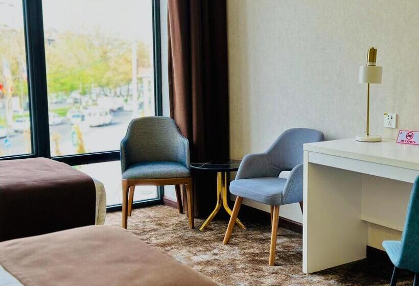 اتاق لوکس سه تخته, Garnet Hotel Tashkent