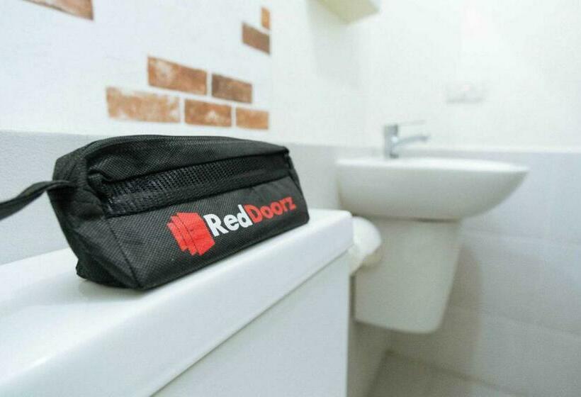 스탠다드 룸, Reddoorz Near Pantai Ujung Genteng