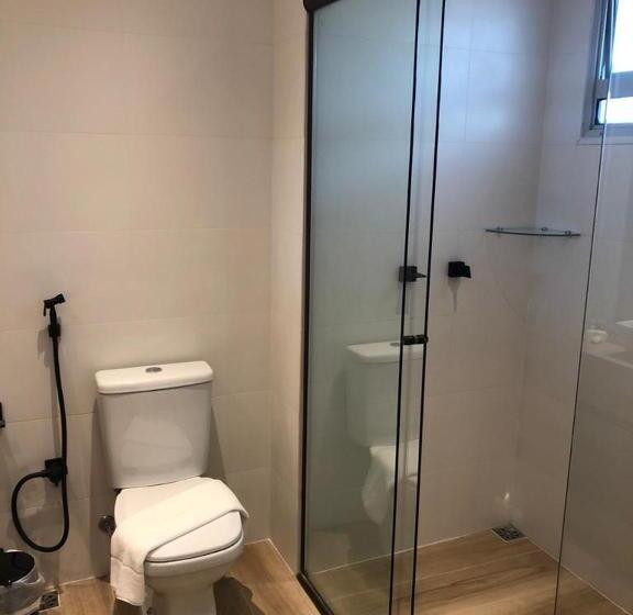 자쿠지 스위트, Wembley Inn
