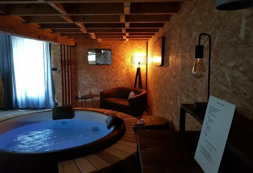 Номер Deluxe, Au Soleil Vert   Chambre De Charme Avec Spa Et Sauna Privés
