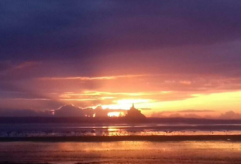 Номер Стандарт Вид на Море, Entre Mont St Michel Et Merveille