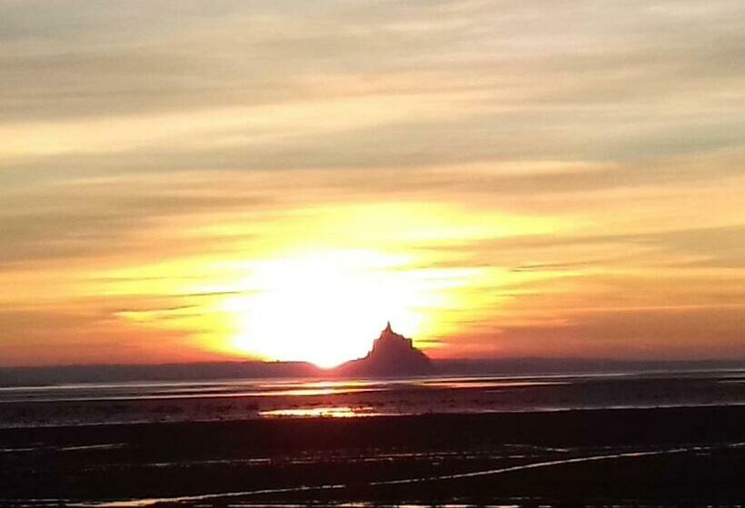 Номер Стандарт Вид на Море, Entre Mont St Michel Et Merveille
