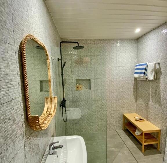 Бунгало Стандарт, Tuburan Cove Beach Resort