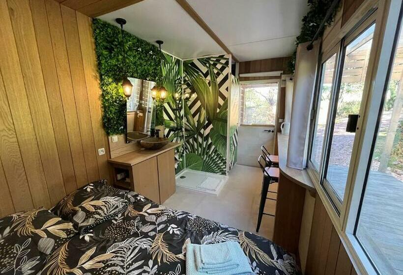 标准间带露台, La Cabane Du Champ Du Possible
