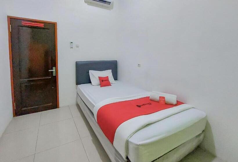 Номер Economy Индивидуальный, Reddoorz At Cempaka Guesthouse Tarakan