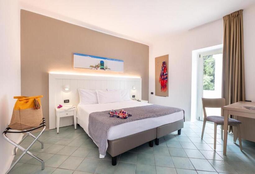 スーペリアの４人部屋, Th Ostuni   Ostuni Village