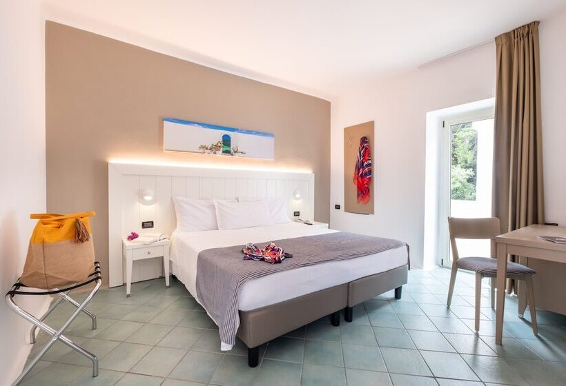 スーペリアの４人部屋, Th Ostuni   Ostuni Village