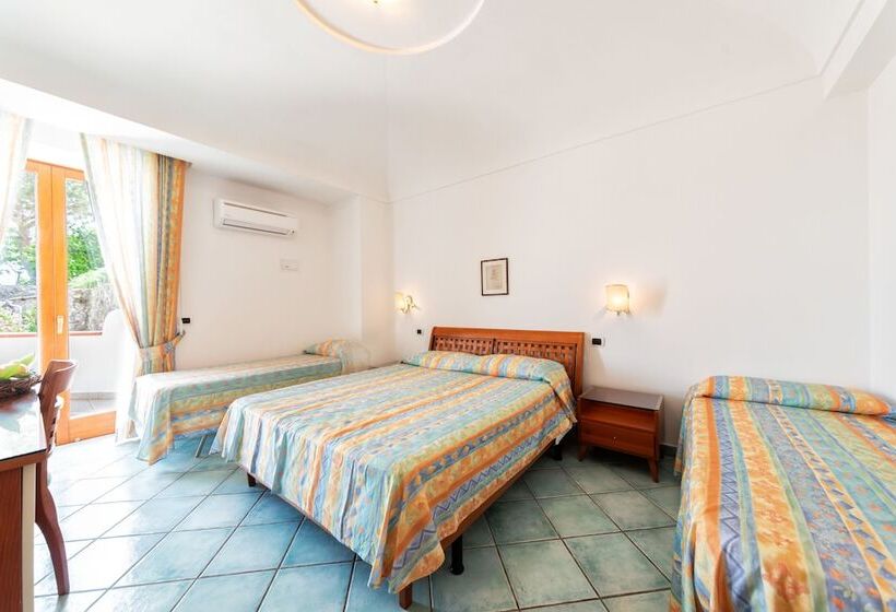 Номер Стандарт Трехместный, La Capannina   Hotel & Apartments
