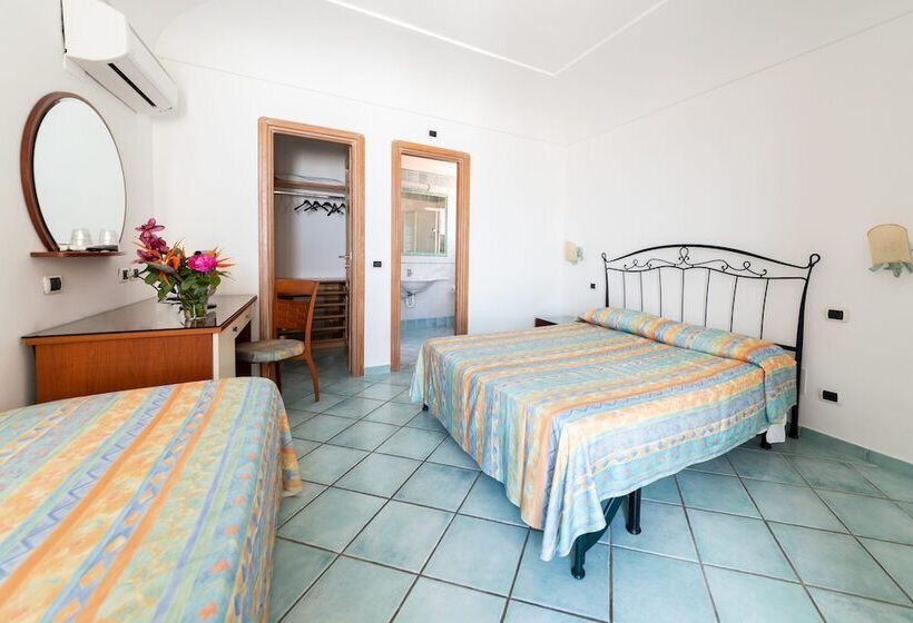 Четырехместный Номер Стандарт, La Capannina   Hotel & Apartments