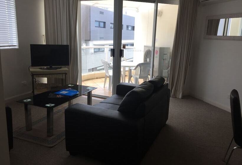 Апартаменты 2 Спальни, Regency On The Beach