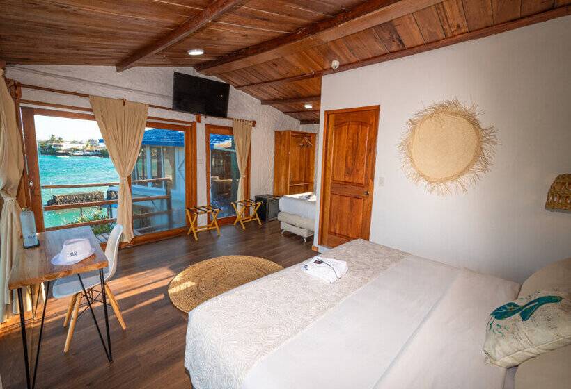 Люкс, Blu Galapagos Sustainable Waterfront Lodge