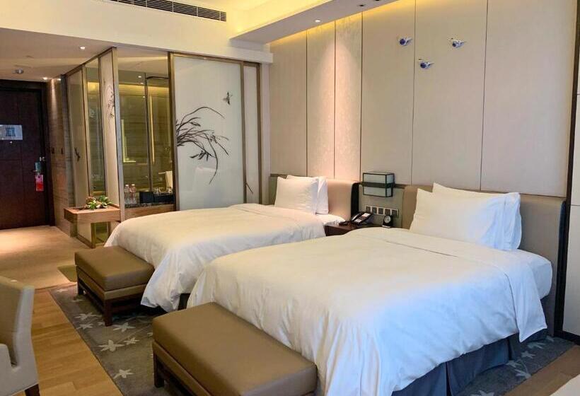 Номер Superior, Hualuxe Hotels & Resorts Nanchang High Tech Zone, An Ihg