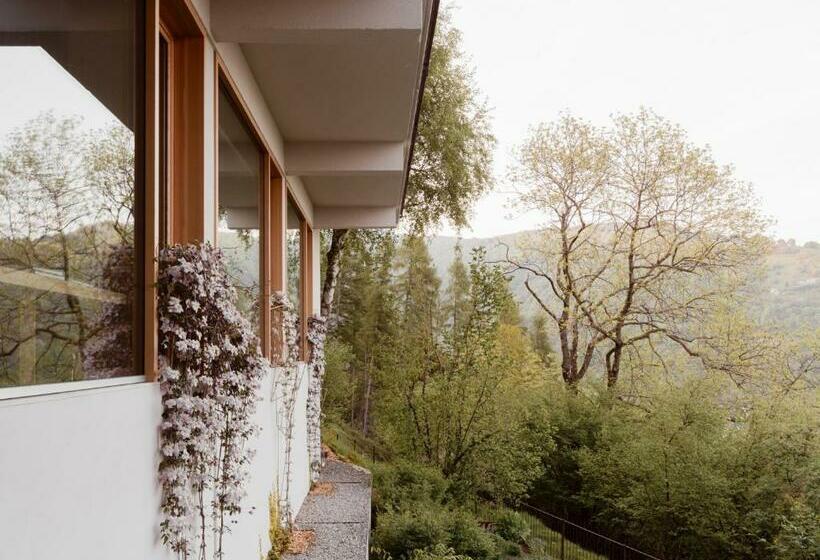 Номер Стандарт Вид на Озеро, Larium Bed & Breakfast   Pigra