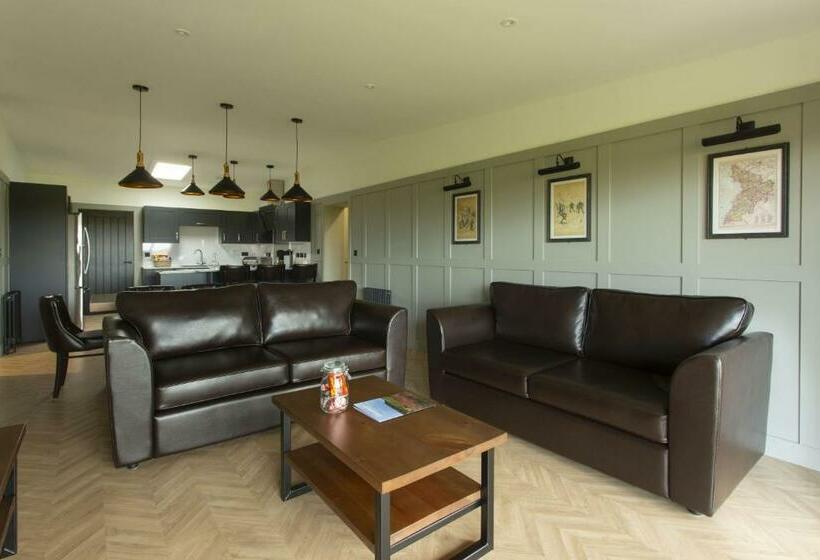 Апартаменты 4 Спальни, Dundonald Links