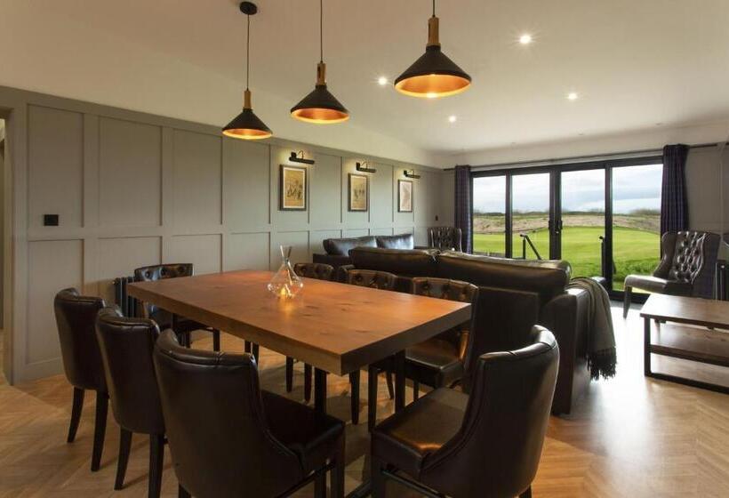 Апартаменты 4 Спальни, Dundonald Links