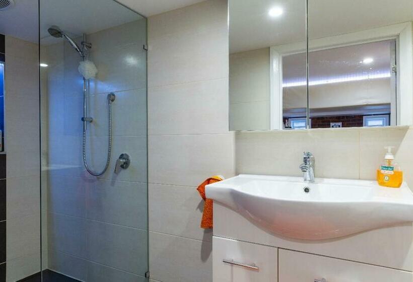 스탠다드 스튜디오, Modern & Homely Comfort