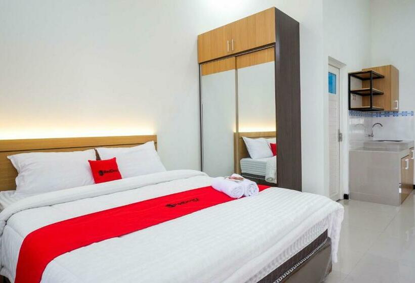 디럭스 룸, Reddoorz Near Terminal Tirtonadi 2