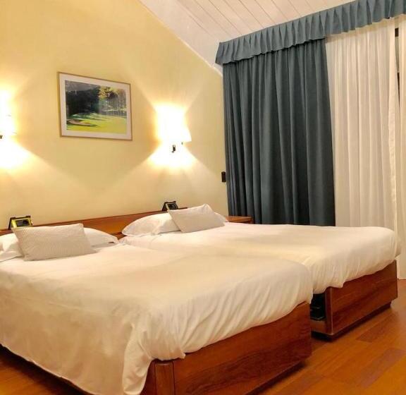 Номер Стандарт с Балконом, Golf Hotel La Pinetina