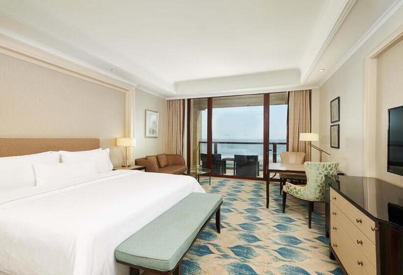 Номер Стандарт Кровать Кинг Адаптированный для Инвалидов, The Westin Zhujiajian Resort, Zhoushan