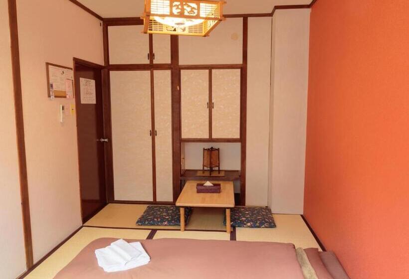 Номер Стандарт Совместная Ванная, Jhoppers Hiroshima Guesthouse