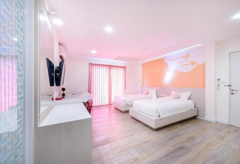 اتاق لوکس, The Tint At Phuket Town   Sha Plus