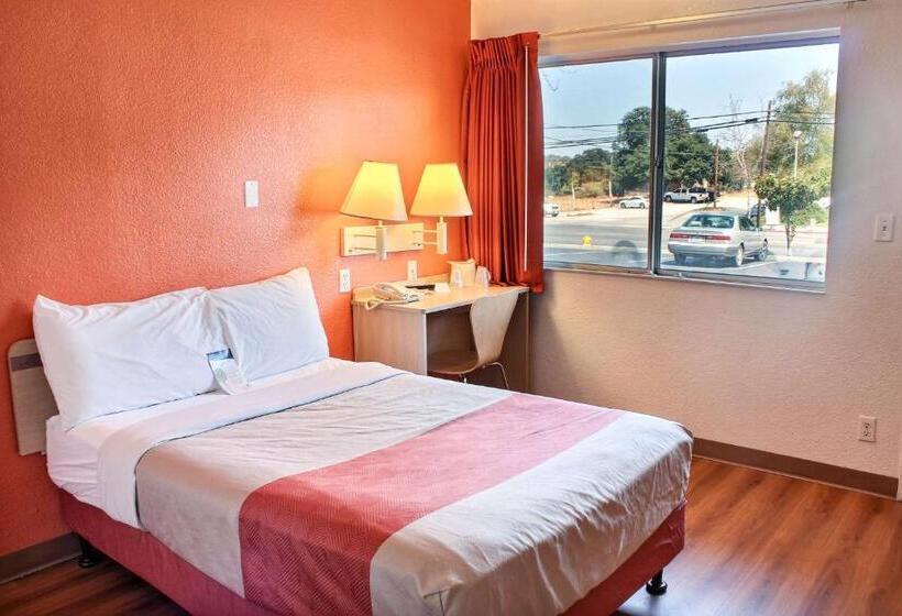Номер Стандарт Адаптированный для Инвалидов, Motel 6 Atascadero, Ca