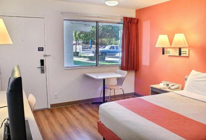 Номер Стандарт, Motel 6 Atascadero, Ca