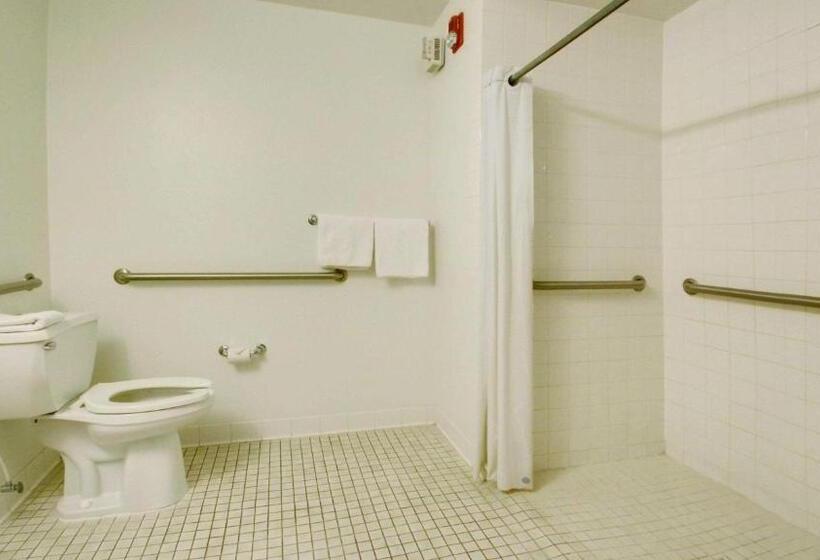 Номер Стандарт Адаптированный для Инвалидов, Motel 6 Lehi, Ut  Thanksgiving Point