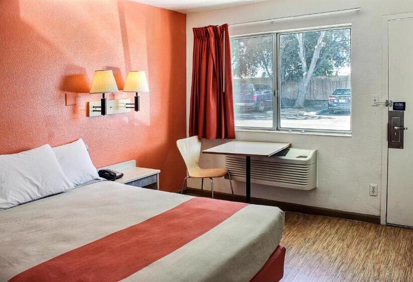 Номер Стандарт Адаптированный для Инвалидов, Motel 6king City, Ca