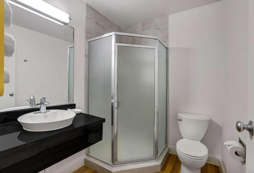 Четырехместный Номер Deluxe, Motel 6king City, Ca