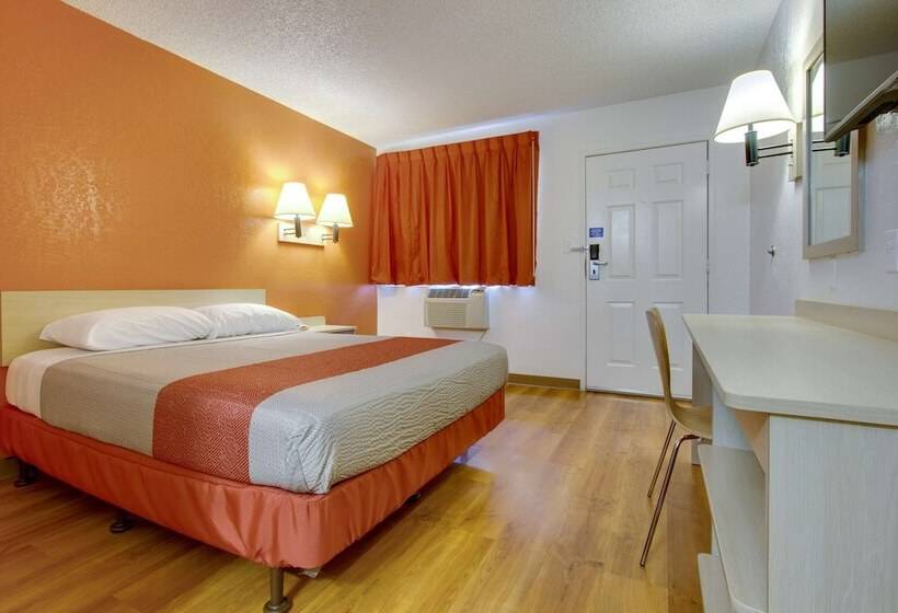 Номер Премиум, Motel 6tempe, Az  Scottsdale South