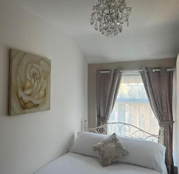 اتاق استاندارد, Stay At 25