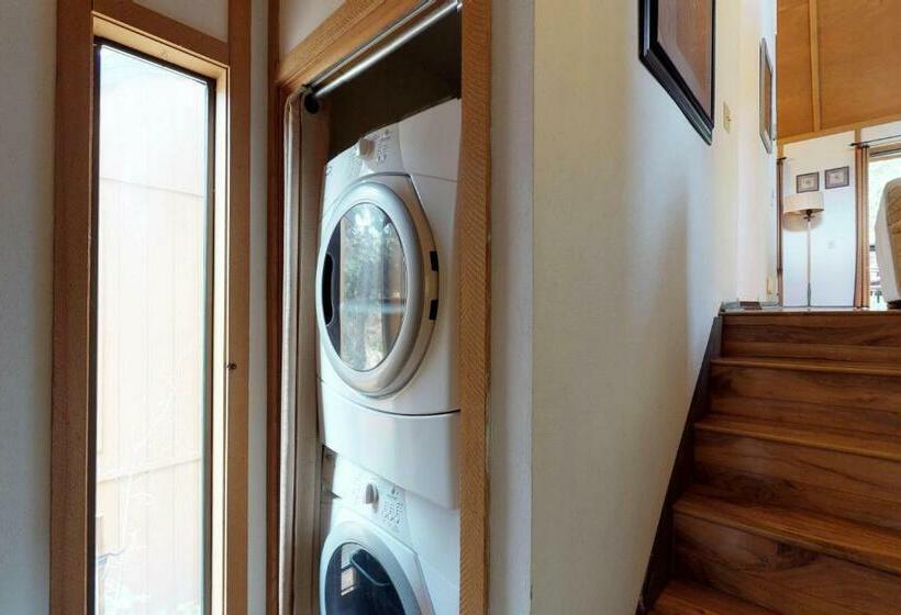 침실 2개 아파트, Shaver Haven Condominium