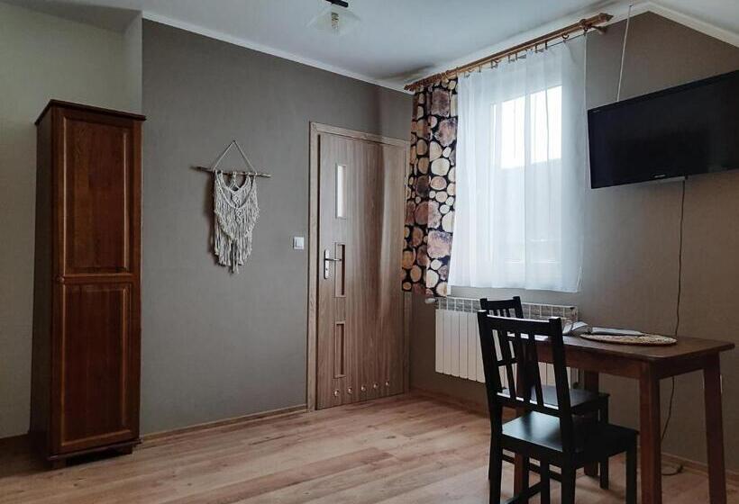 غرفة قياسية, Gospodarstwo Gościnne Księżycówka