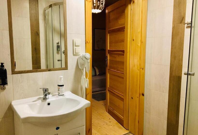 Четырехместный Номер Стандарт, Pokoje I Domki Na Szlaku
