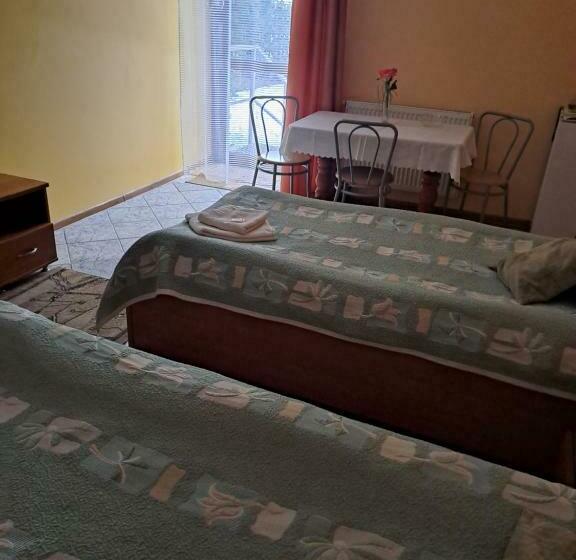 Номер Стандарт Трехместный, Ik Warmia  Pensjonat, Hostel