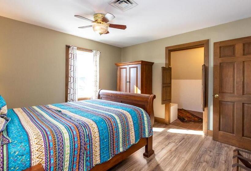 Suite Deluxe, Artists Colony