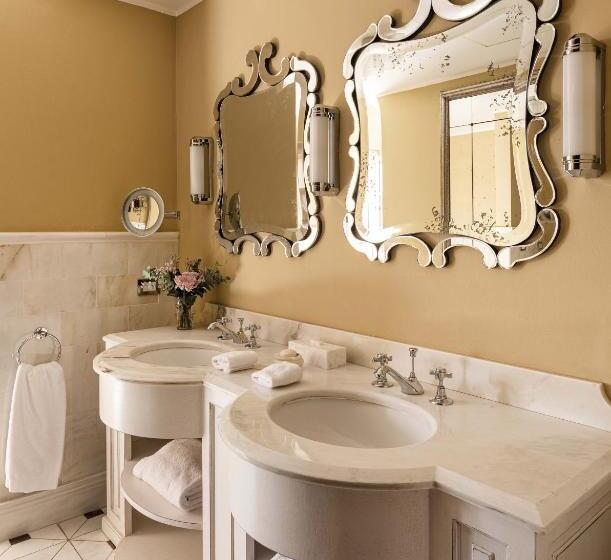 デラックスジュニアスイート, Castello Di Casole, A Belmond Hotel, Tuscany