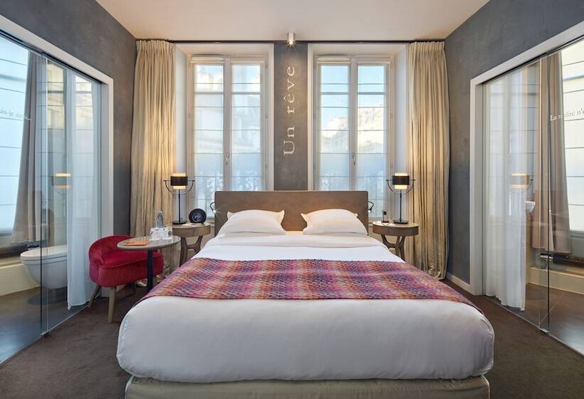 Camera Deluxe, Le Pavillon Des Lettres