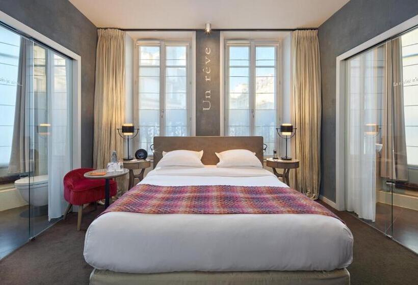 Camera Deluxe, Le Pavillon Des Lettres