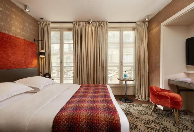 Camera Familiare, Le Pavillon Des Lettres