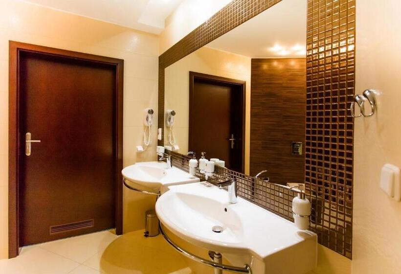 Семейный Номер, Pensjonat & Spa Raj